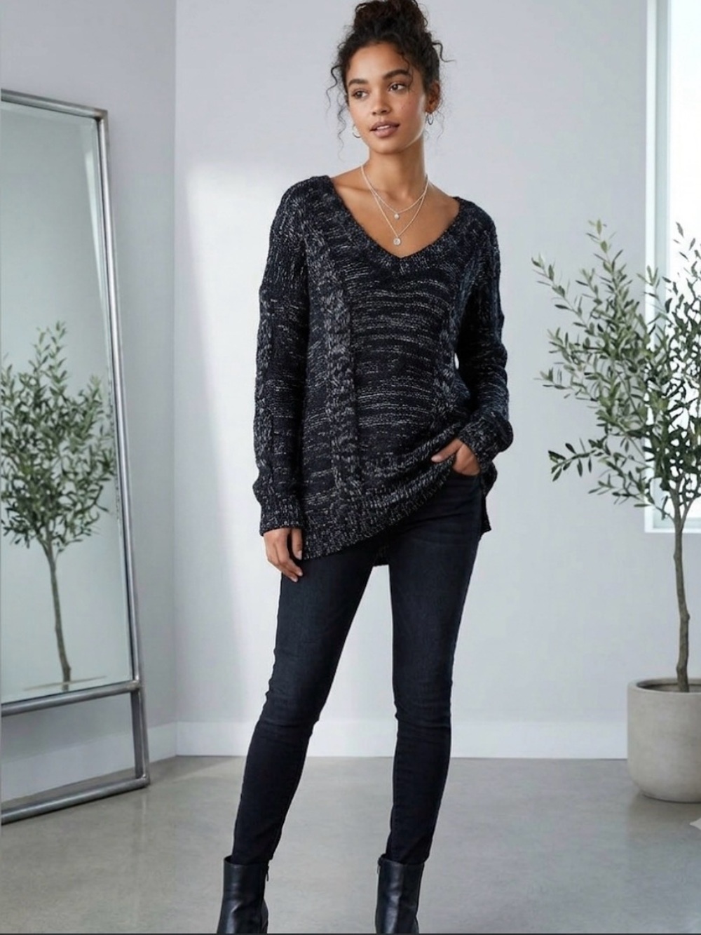 Silence + Noise Black & White Knit Sweater Size Small Wool Blend Scoop Neck.